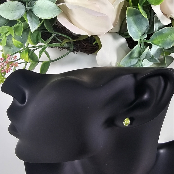 Genuine Peridot Sterling Silver Earrings. - Picture 9 of 9